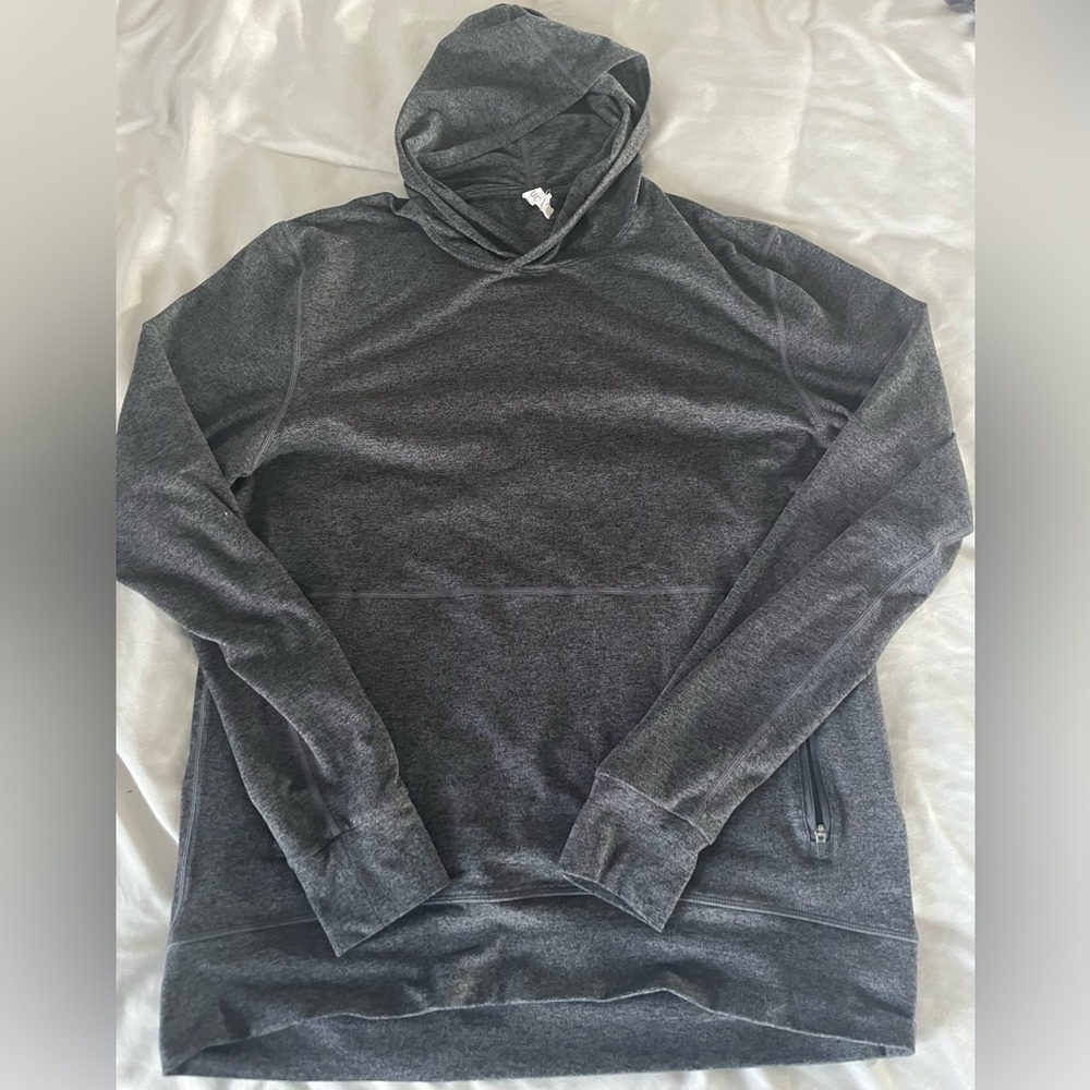 Men’s Vuori performance hoodie
